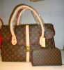 Prodám elegantní kabelku Louis Vuitton. Peněženka jako dárek zdarma.