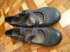 Prodám černé (spíše tmavě šedé) kožené jarní boty, téměř nenošené. Od Bati.