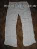 Prodám bílé bokové kalhoty značky Kenvelo, velikost XL, velice hezké, zdobené zipy. Lze nařasit a udělat z nich 3/4. 2x nošené Více na www.emimi.cz