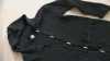 Prodám nový dlouhý černý svetr,délka 92 cm.Dřevěné knoflíky,kapuce.SLEVA při rychlém jednání!