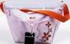 Dámská kabelka ADIDAS, bílá barva s květinovým vzorem, oranžové detaily, zapínání na zip, přední kapsa na stažení.velmi pěkné provedení.
ROZMĚRY: výška 27cm, šířka 27cm (dno), tloušťka 12 cm
POŠTOVNÉ A BALNÉ: 58