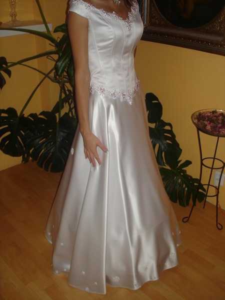 Překrásné svatební šaty bílo-bordó vel.38-42