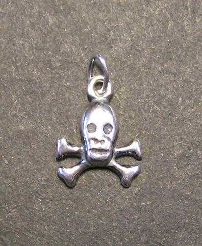 Malá pirátská lebka - stříbrný přívěsek